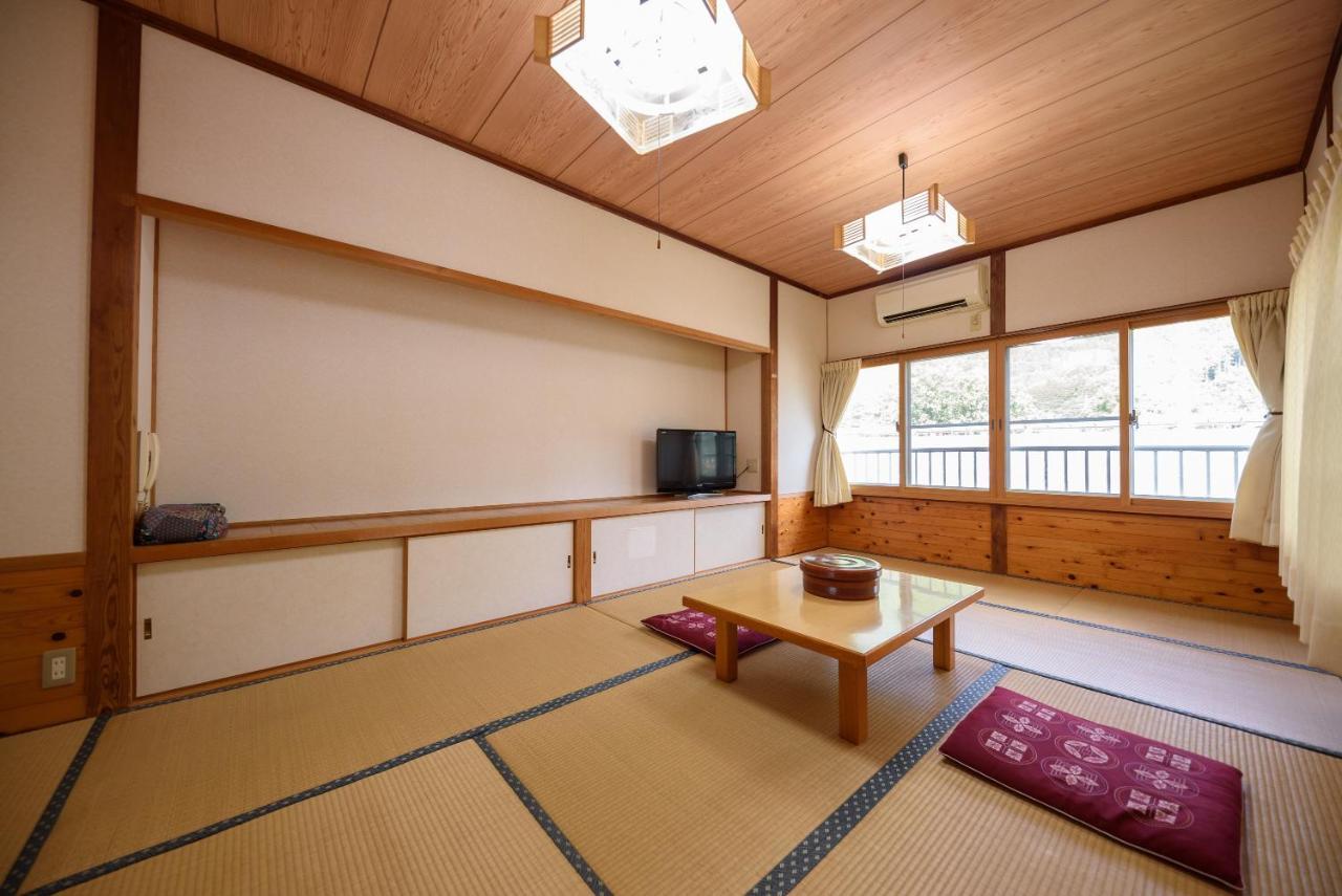 Minshuku Tsutaya Hotell Yufu Eksteriør bilde